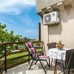 Apartman Fig Tree