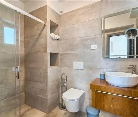 Fig Tree Apartment