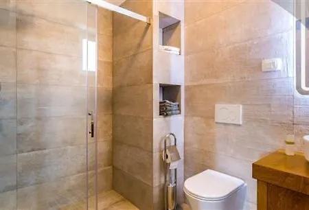 Fig Tree Apartment *