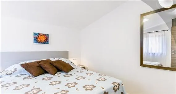 Fig Tree Apartment